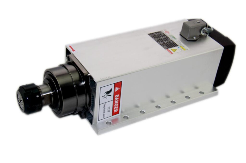 CNC makinelerinde spindle motor gücü, kesim hızı ve işleme kalitesi için kritik öneme sahiptir